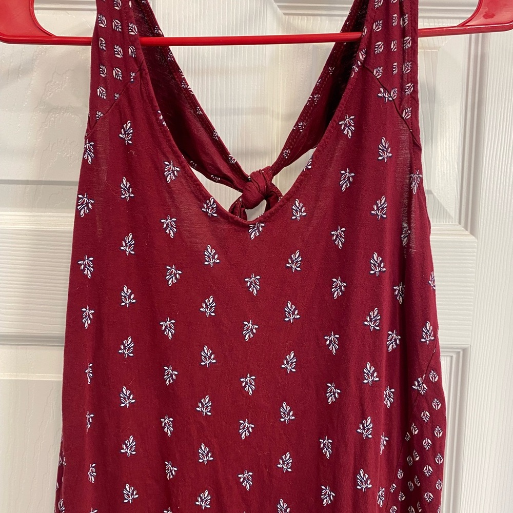 Old Navy Maroon V-Neck Printed Tank Top - Picture 2 of 4